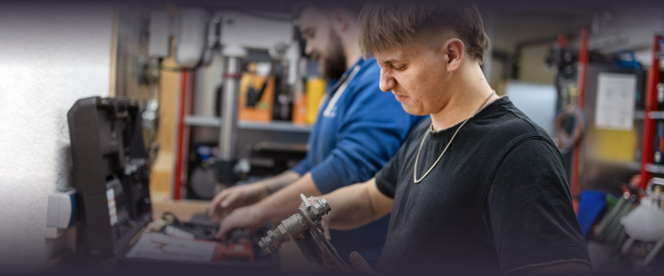 Leon Senyuerek bei der Arbeit